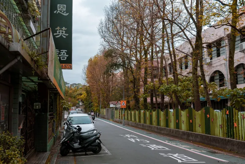 汽修工具选购指南：气动扳手与电动扳手技术差异解析